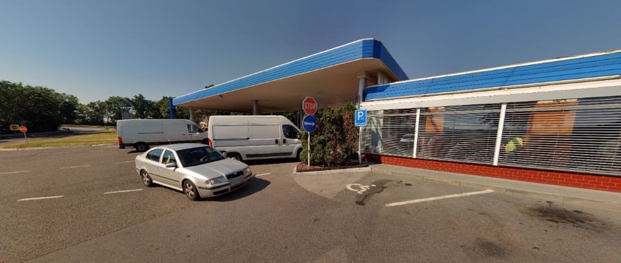 Parkoviště D7 čerpací stanice  Středokluky