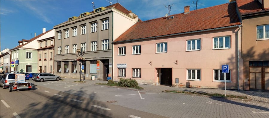 Parkoviště u pošty, nám. Hrdinů, Volyně