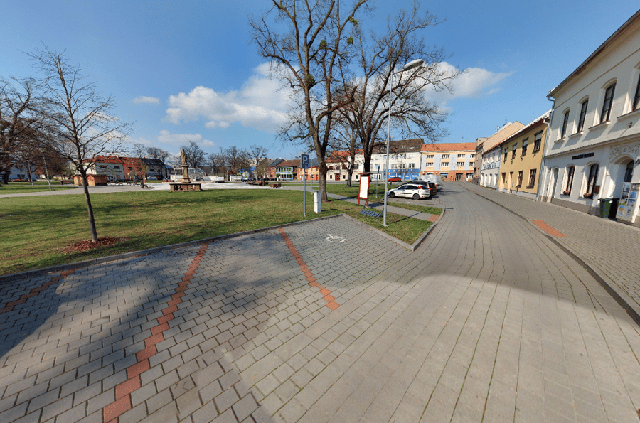 Parkoviště nám. Míru, Hulín 