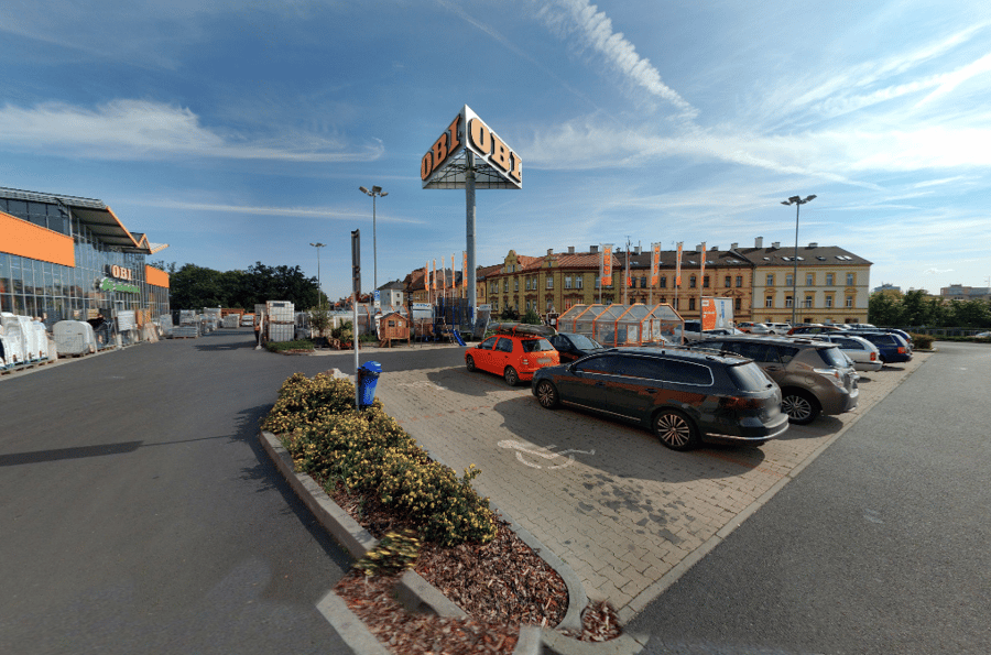 Parkoviště OC Dragounská ul., Cheb