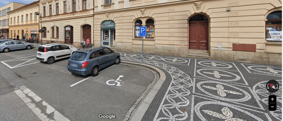 Parkoviště Náměstí K. V. Raise, Lázně Bělohrad 