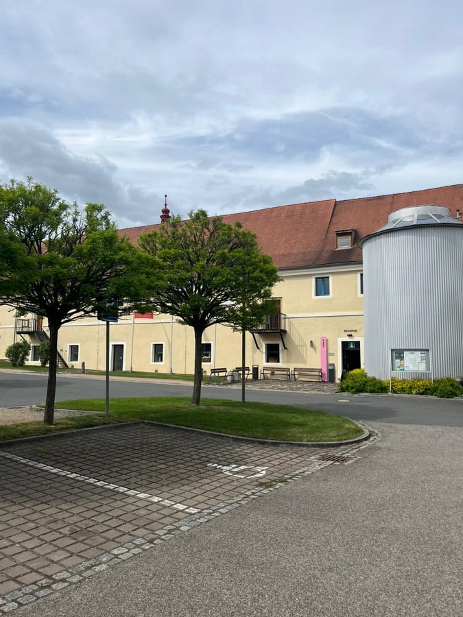 Parkoviště Palackého nám., Dobrovice