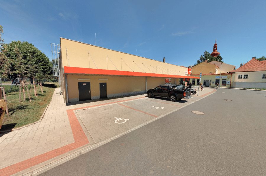 Parkoviště Palackého nám., Dobrovice,