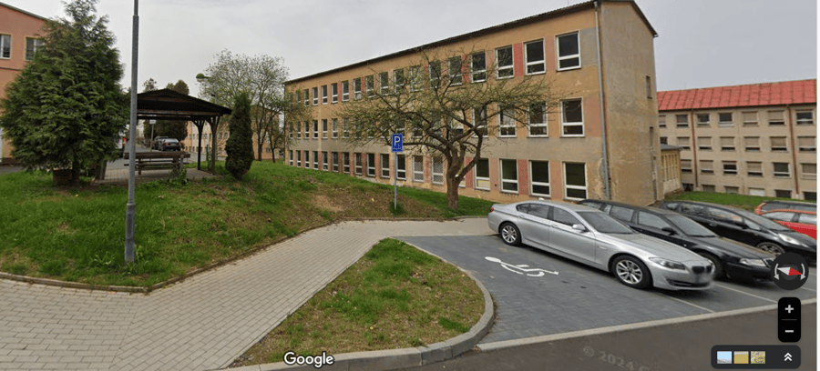Parkoviště ul. Na Sídlišti, Královské 