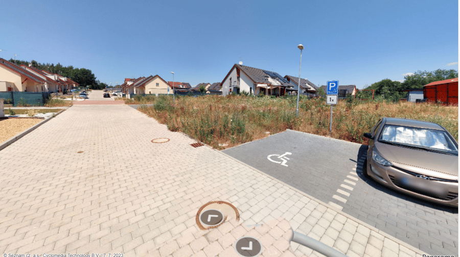 Parkoviště Sasanková ul., Plzeň 