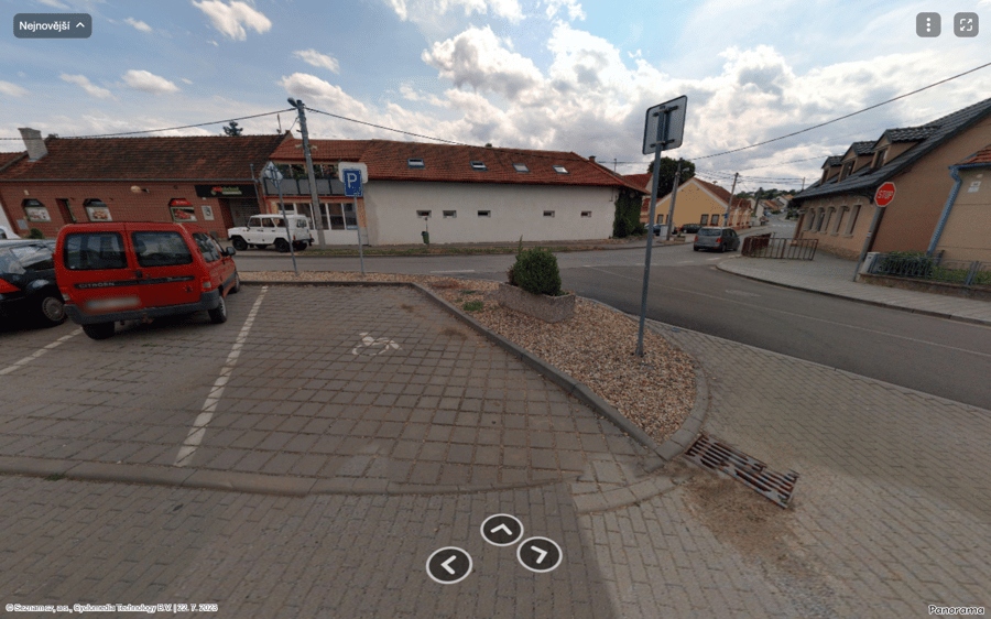 Parkoviště Náves, Ochoz u Brna 