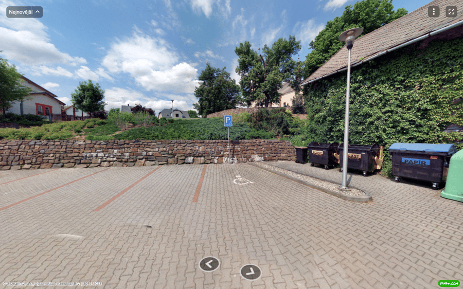 Parkoviště Velká Polom