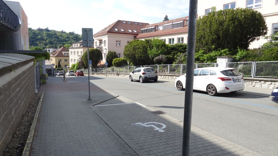 Parkoviště Kamenomlýnská ul., Brno - Pisárky