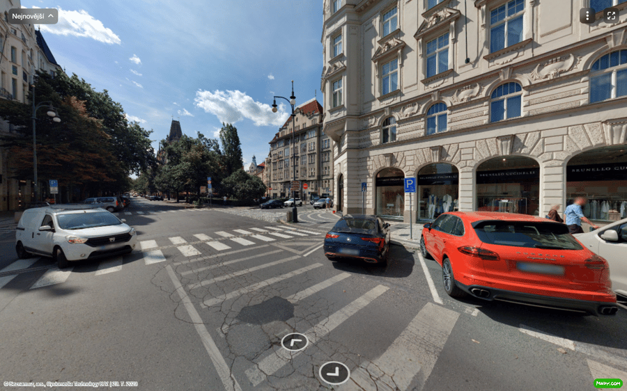 Parkoviště Pařížská ul., Praha 1