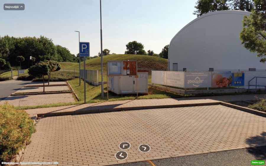 Parkoviště U Hřiště, Vestec