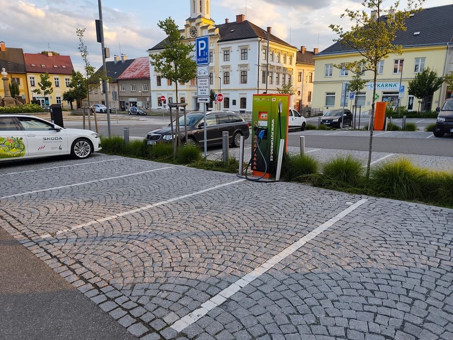 Nabíjecí stanice - Husovo náměstí Česká Skalice