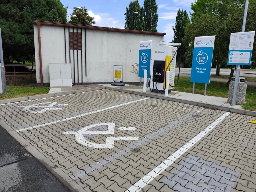 Nabíjecí stanice  - Shell Gočárův okruh Hradec Králové