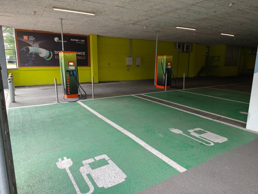 Nabíjecí stanice - Orlice Shopping park Hradec Králové
