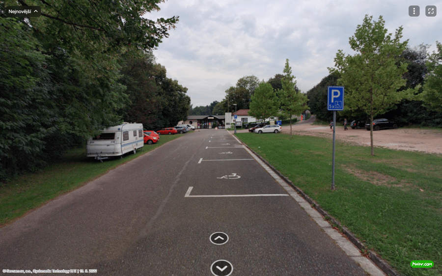 Parkoviště Mánesova ul., Dvůr Králové nad Labem