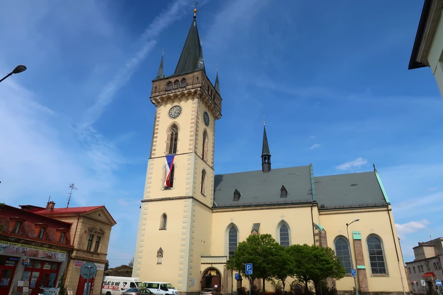 Parkoviště nám. Republiky, Dvůr Králové nad Labem