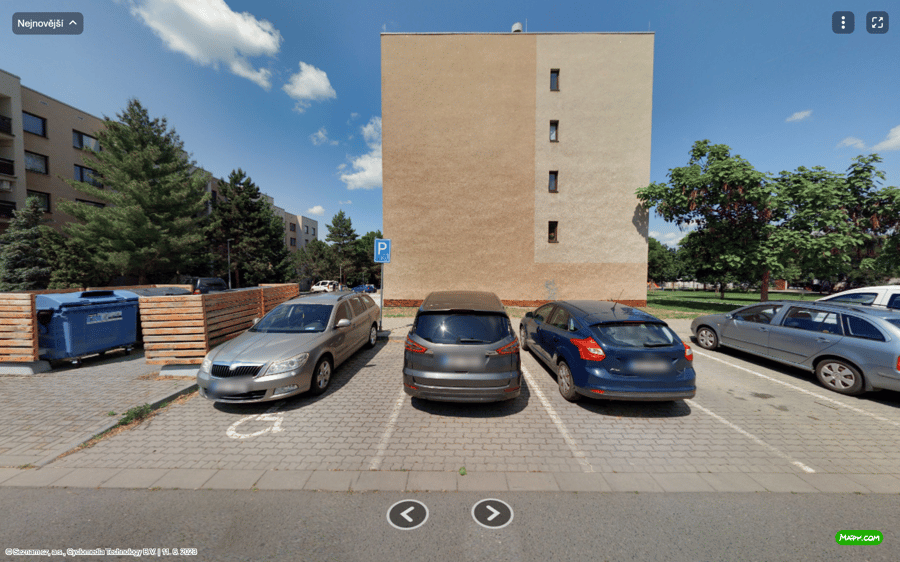 Parkoviště ul. Na Stráni, Čelákovice