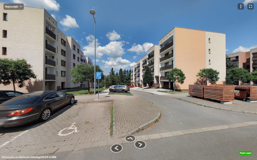 Parkoviště ul. Na Stráni, Čelákovice