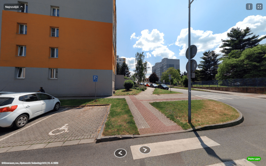 Parkoviště ul. Na Stráni, Čelákovice