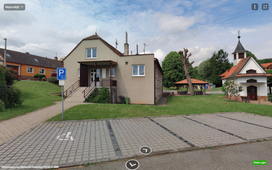 Parkoviště Pamětice