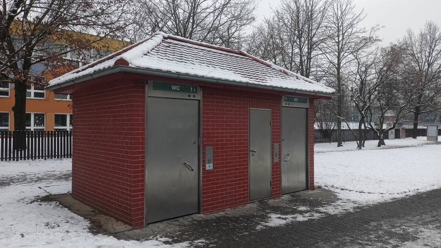 WC Alšova ul., Kopřivnice