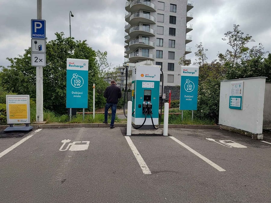 Nabíjecí stanice ul. K Barrandovu, Praha