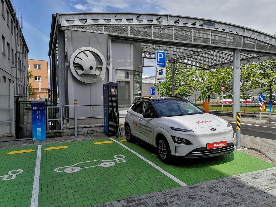 Nabíjecí stanice ul. Na Pomezí, Plzeň 3-Skvrňany