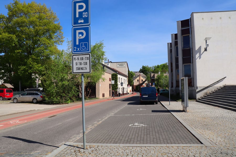 Parkoviště nám. Čs. armády, Hronov