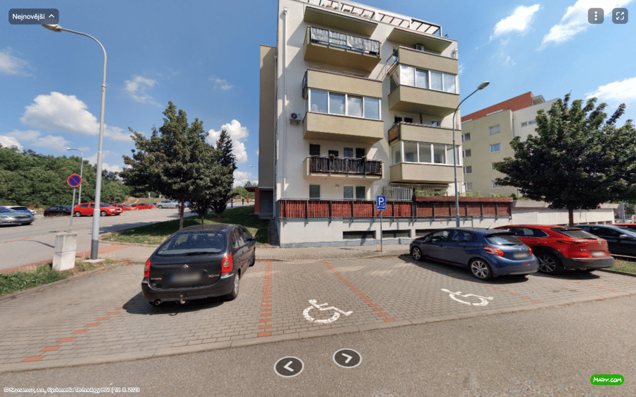 Parkoviště Hvozdecká ul., Brno-Žebětín