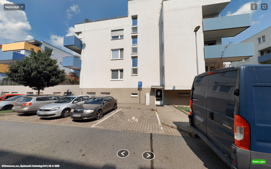 Parkoviště Hvozdecká ul., Brno-Žebětín