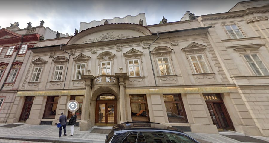 Červený jelen - restaurace