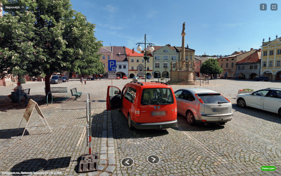 Parkoviště Náměstí, Hostinné
