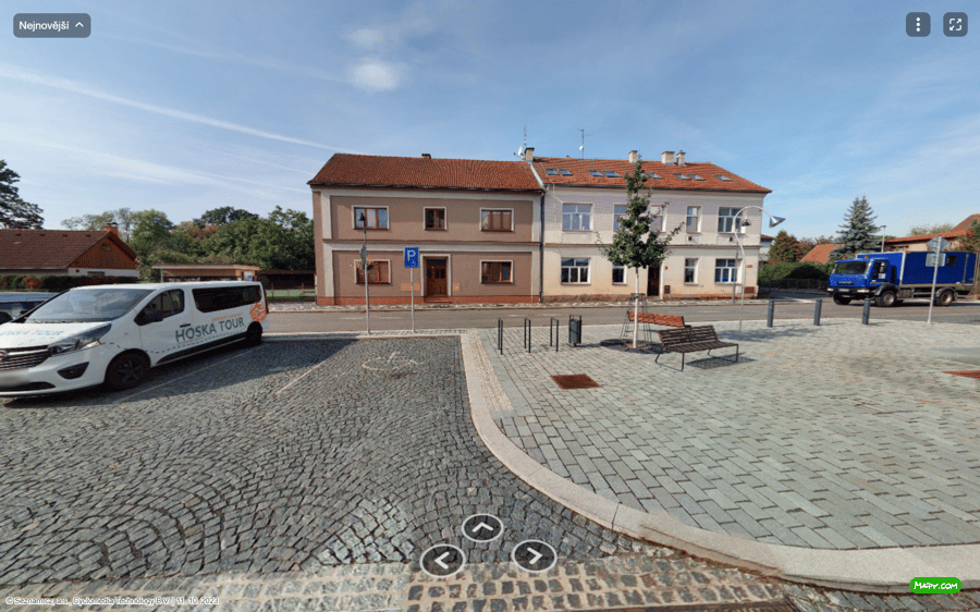 Parkoviště nám. K. V. Raise, Lázně Bělohrad
