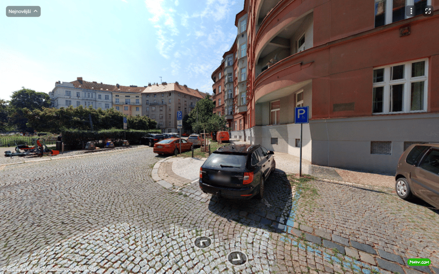 Parkoviště Škroupovo nám., Praha 3