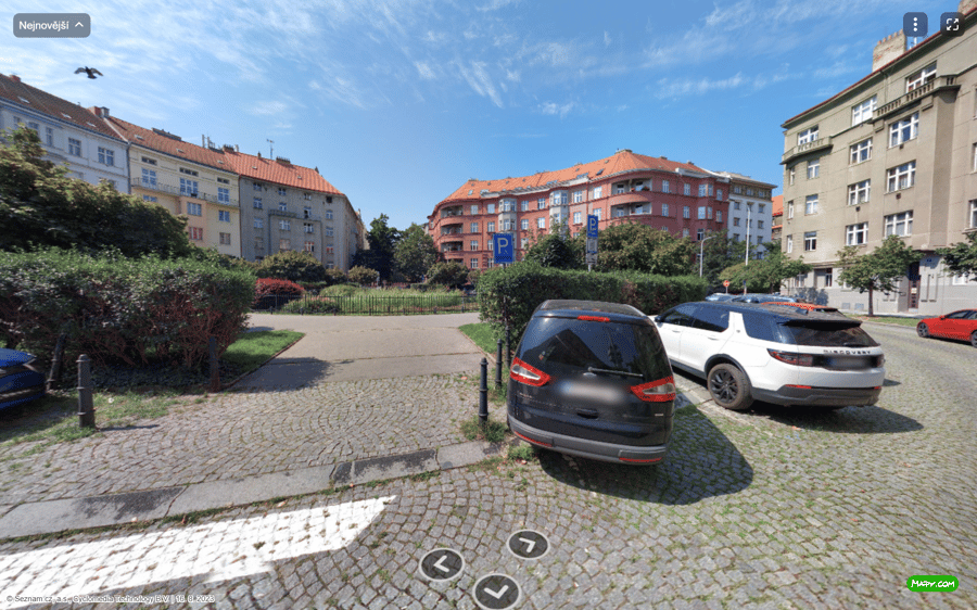Parkoviště Škroupovo nám., Praha 3