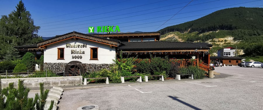 Motorest Rieka, Kraľovany, Slovensko
