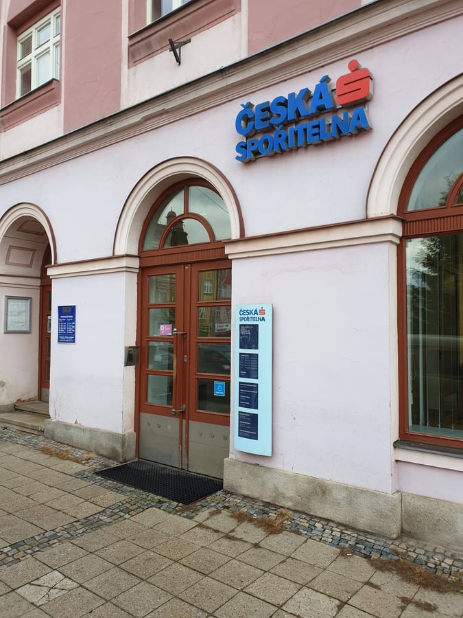 Česká spořitelna, Broumov, Mírové náměstí, banka a bankomat