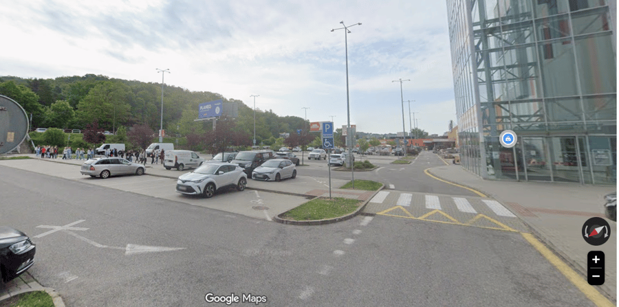 Parkoviště Hodonínska ul., Bratislava, Slovensko