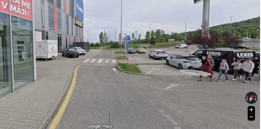 Parkoviště Hodonínska ul., Bratislava, Slovensko