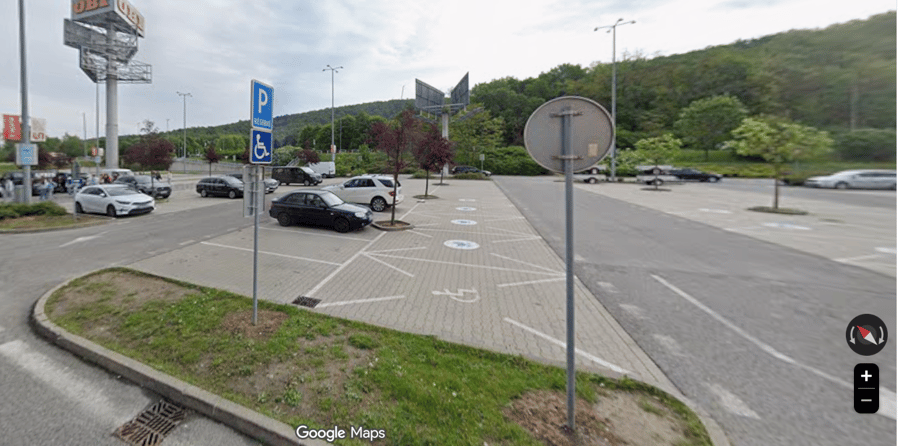 Parkoviště Hodonínska ul., Bratislava, Slovensko