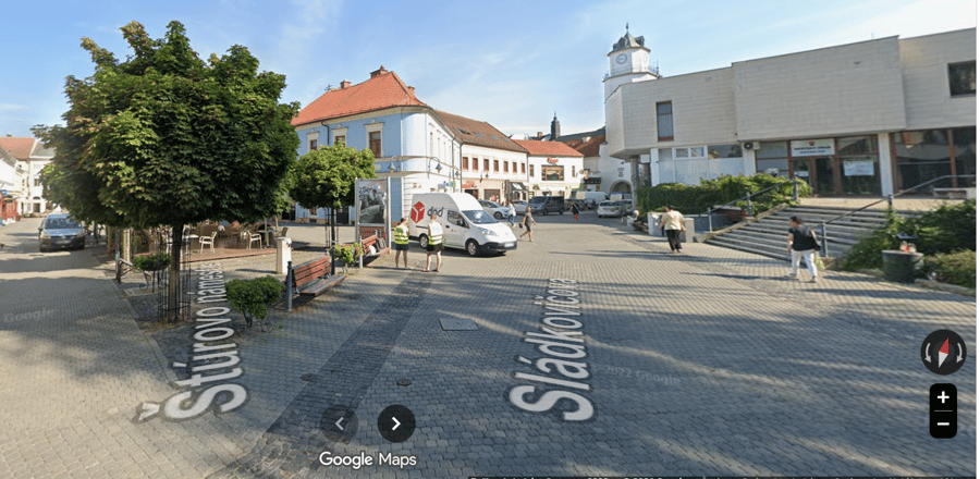 WC Sládkovičova ul., Trenčín, Slovensko