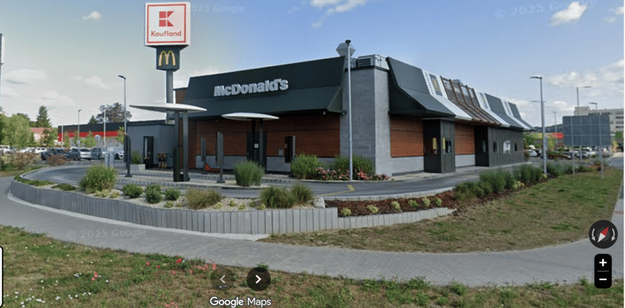 McDonald's Gen. M. R. Štefánika, Trenčín, Slovensko
