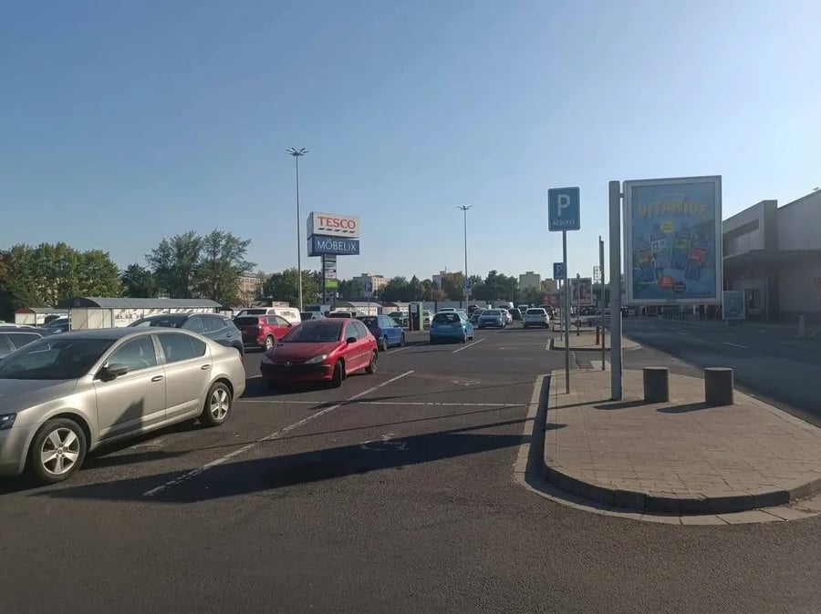Parkoviště Nábrežná ul., Prievidza, Slovensko