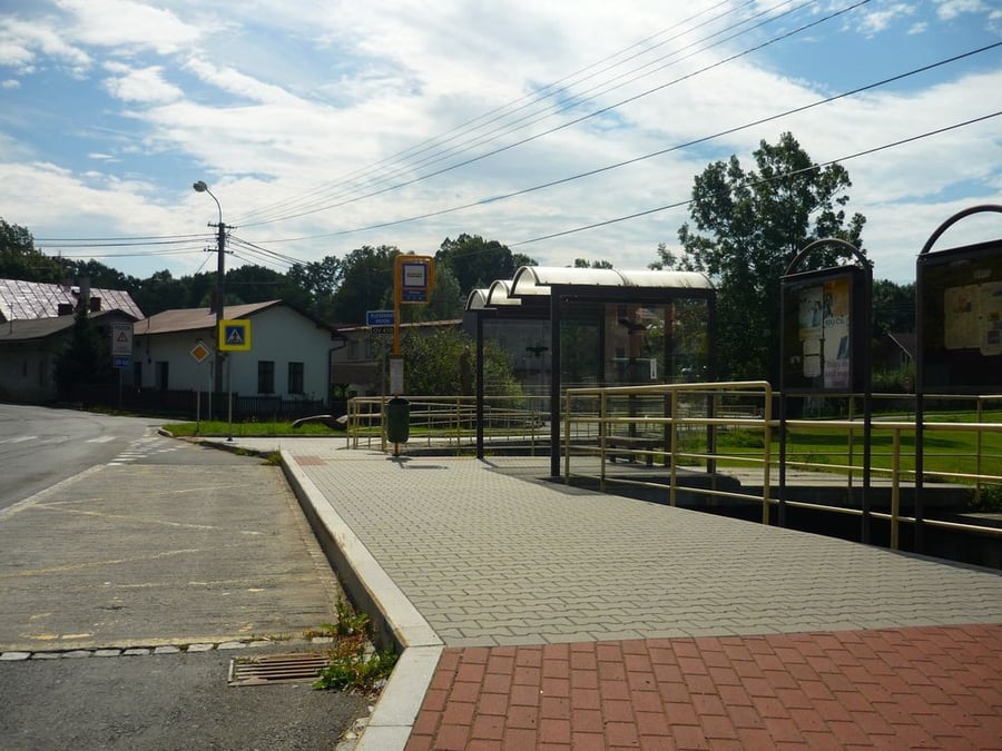 autobusová zastávka Plesenka
