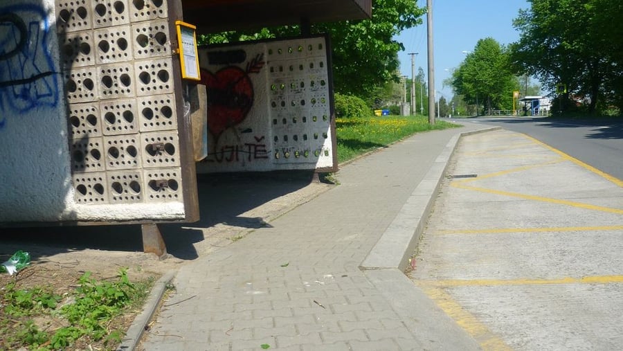 autobusová zastávka Trnkovec - škola