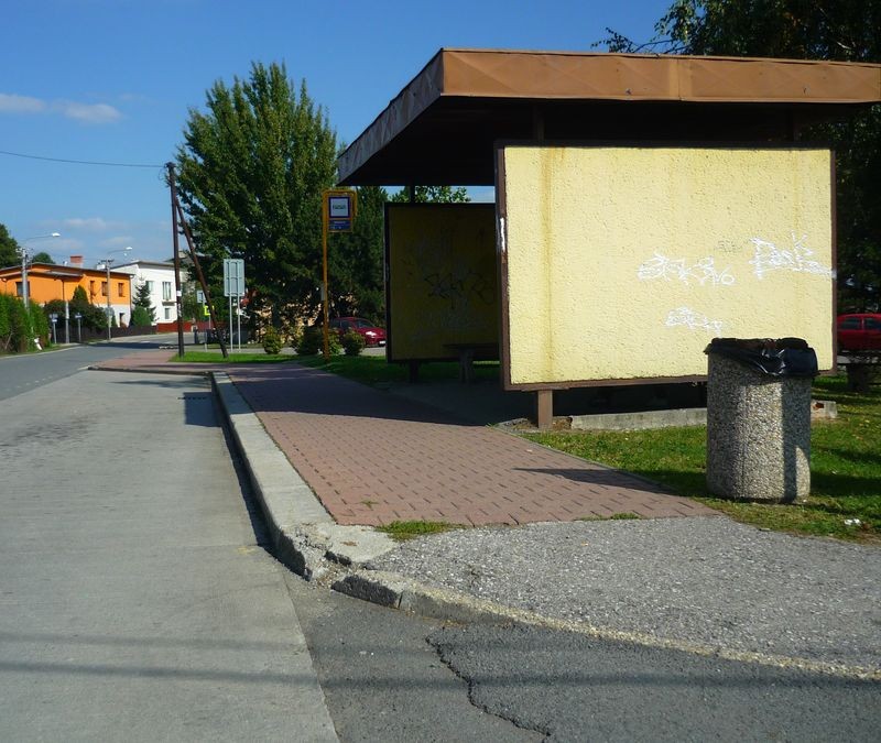 autobusová zastávka Hošťálkovice