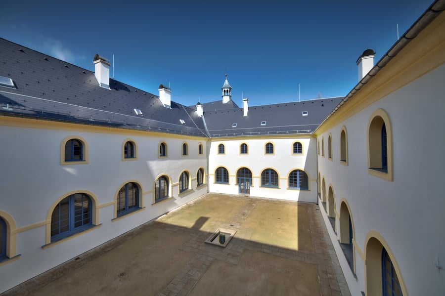 Františkánský klášter Hostinné
