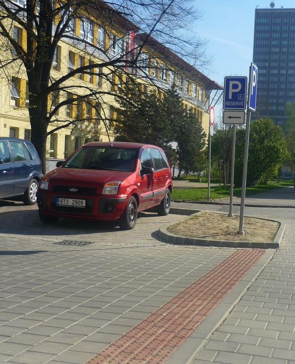 Vyhrazené parkoviště