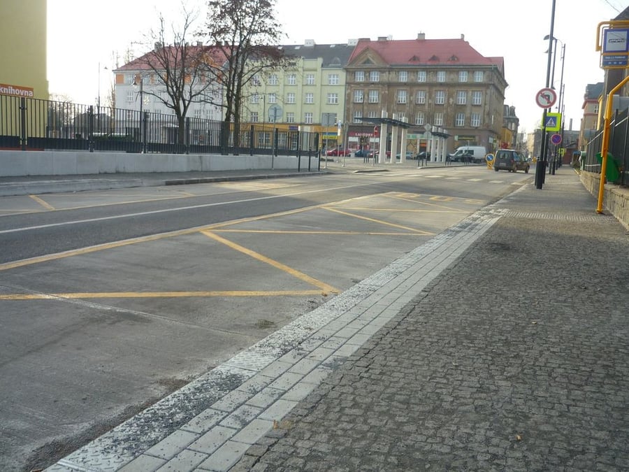 autobusová zastávka nám. J. z Poděbrad
