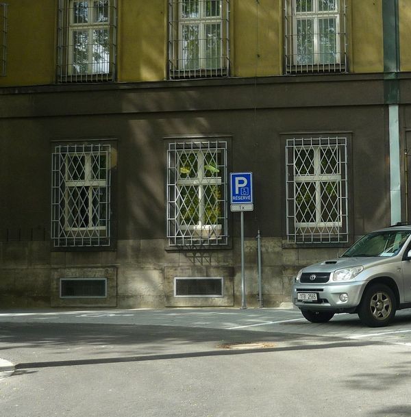 Vyhrazené parkoviště