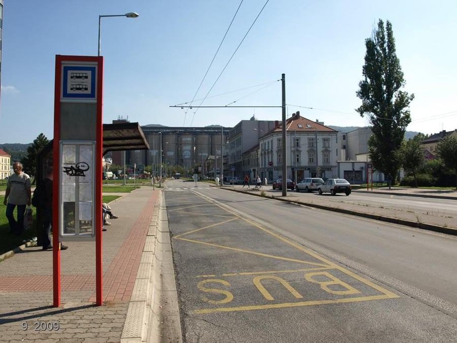 Autobus. zastávka